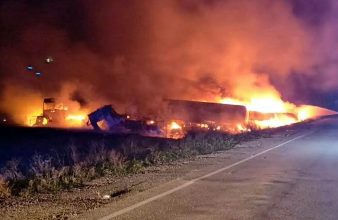 Через дронову атаку на Одещині спалахнула пожежа, загинули люди — ДСНС показала наслідки